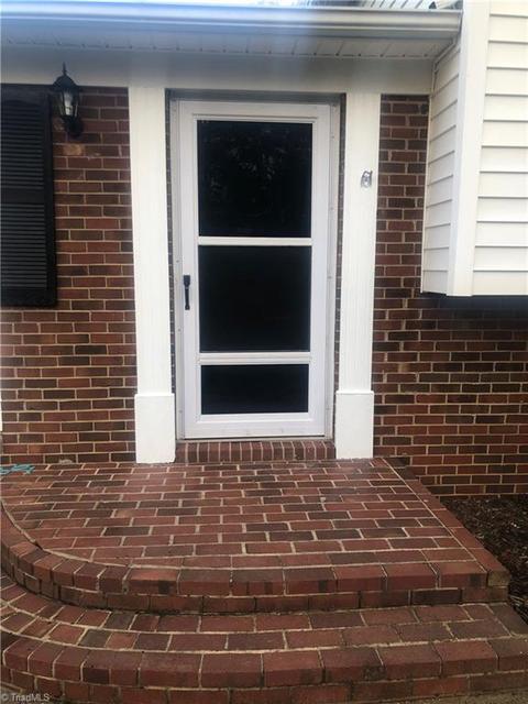 301 Mountainbrook Dr, King, NC 27021 photo 4
