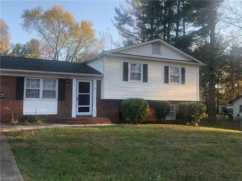 301 Mountainbrook Dr, King, NC 27021 photo 1
