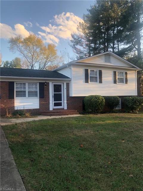 301 Mountainbrook Dr, King, NC 27021 photo 2
