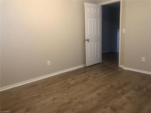 301 Mountainbrook Dr, King, NC 27021 photo 17