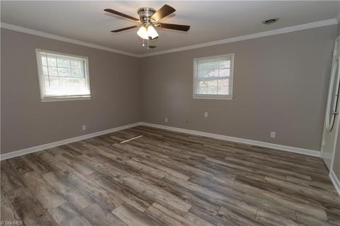 995 Nottingham Rd, High Point, NC 27262 photo 9