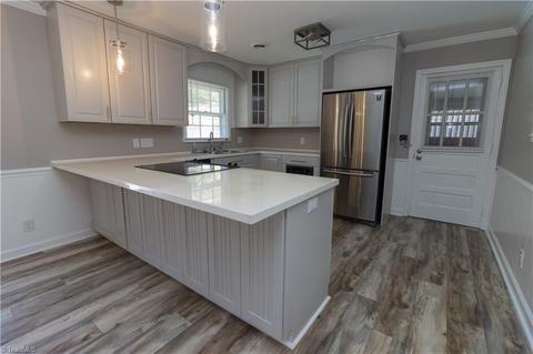 995 Nottingham Rd, High Point, NC 27262 photo 4