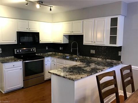 924 Shamrock Rd, High Point, NC 27265 photo 5