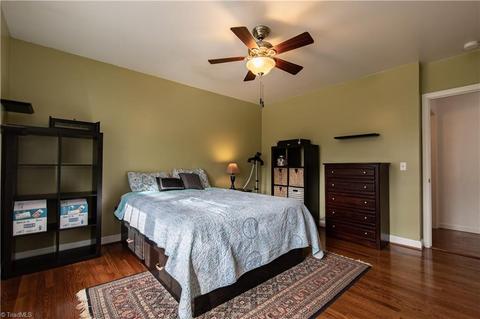 807 Sunset Dr, High Point, NC 27262 photo 4