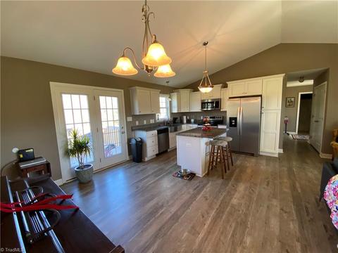 190 Blacksmith Rd, Thomasville, NC 27360 photo 5