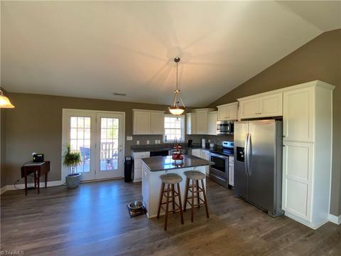 190 Blacksmith Rd, Thomasville, NC 27360 photo 7