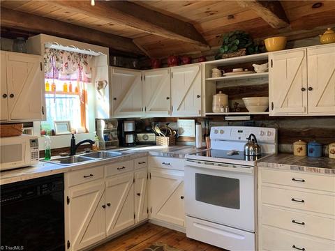 146 Howards Way, Dobson, NC 27017 photo 9