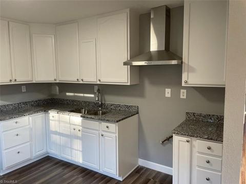 508 Pendleton Ct, High Point, NC 27260 photo 4