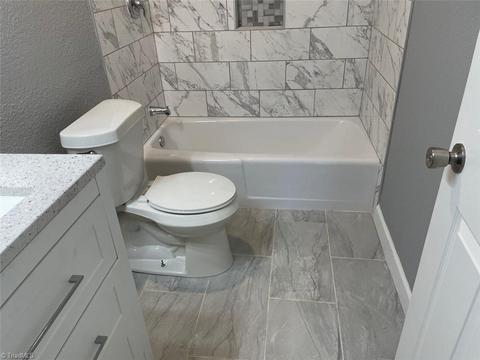 508 Pendleton Ct, High Point, NC 27260 photo 9