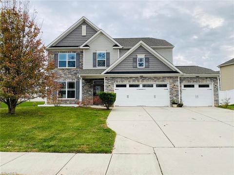 2668 Lamplight Cir, High Point, NC 27265 photo 1