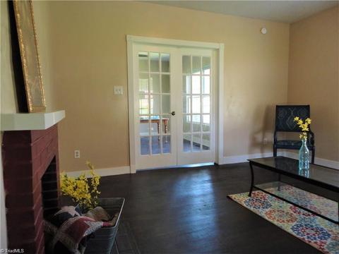 307 Cherry St, Eden, NC 27288 photo 3