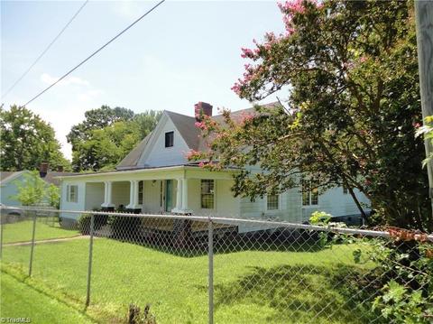 307 Cherry St, Eden, NC 27288 photo 2