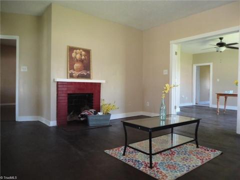 307 Cherry St, Eden, NC 27288 photo 4