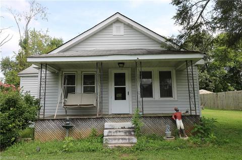 118 Wall St, King, NC 27021 photo 1