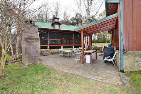 405 Matthews Rd, Pilot Mountain, NC 27041 photo 24