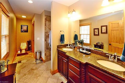 405 Matthews Rd, Pilot Mountain, NC 27041 photo 15