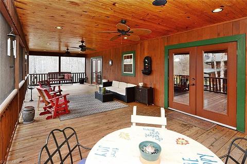 405 Matthews Rd, Pilot Mountain, NC 27041 photo 5