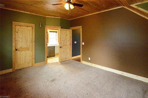 405 Matthews Rd, Pilot Mountain, NC 27041 photo 28