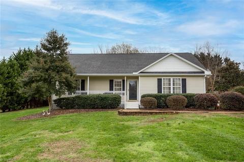 505 Barton Ct, Colfax, NC 27235 photo 1