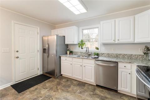 505 Barton Ct, Colfax, NC 27235 photo 9