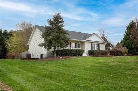 505 Barton Ct, Colfax, NC 27235 photo 2