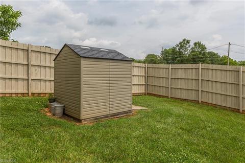 214 Mike St, Dobson, NC 27017 photo 8