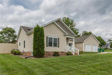 214 Mike St, Dobson, NC 27017 photo 3