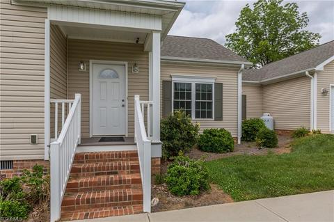 214 Mike St, Dobson, NC 27017 photo 5
