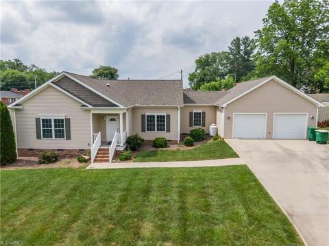 214 Mike St, Dobson, NC 27017 photo 4