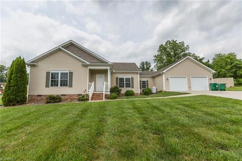 214 Mike St, Dobson, NC 27017 photo 1