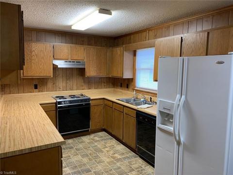 616 Denton Rd, Denton, NC 27239 photo 8
