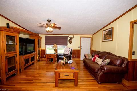 800 Jan Dan Dr, Trinity, NC 27370 photo 3