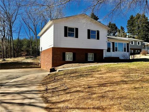 128 Maple Ridge Dr, King, NC 27021 photo 2