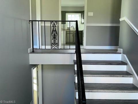 2330 Spring Valley Dr, Clemmons, NC 27012 photo 4