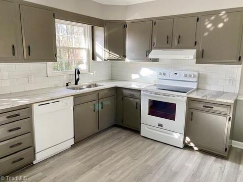 2330 Spring Valley Dr, Clemmons, NC 27012 photo 8