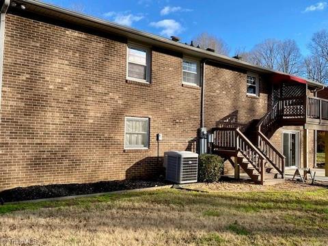 2330 Spring Valley Dr, Clemmons, NC 27012 photo 3