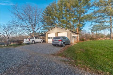 185 Barney Venable Rd, Pilot Mountain, NC 27041 photo 23