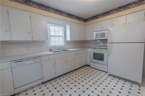 185 Barney Venable Rd, Pilot Mountain, NC 27041 photo 9