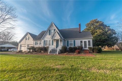 185 Barney Venable Rd, Pilot Mountain, NC 27041 photo 3