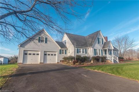 185 Barney Venable Rd, Pilot Mountain, NC 27041 photo 1