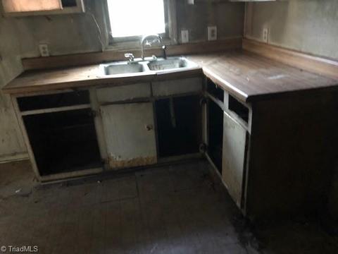 1114 Tipton St, High Point, NC 27262 photo 7