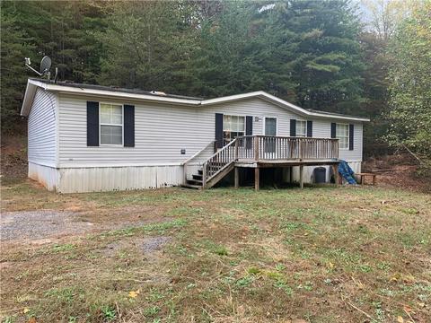 1033 Blackburn Hollow Rd, Purlear, NC 28665 photo 1