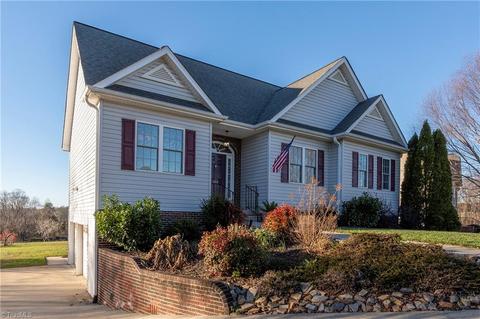 162 Mollie Rd, Harmony, NC 28634 photo 2