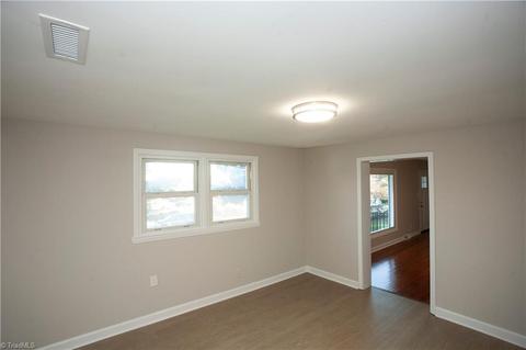 500 Marion Ct, High Point, NC 27262 photo 6