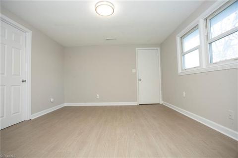 500 Marion Ct, High Point, NC 27262 photo 8
