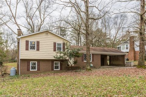 4233 Village Dr, Trinity, NC 27370 photo 1
