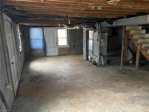 1069 Blackburn Rd, Pinnacle, NC 27043 photo 6