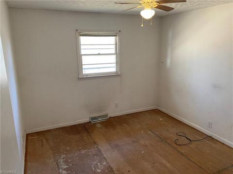 1069 Blackburn Rd, Pinnacle, NC 27043 photo 13