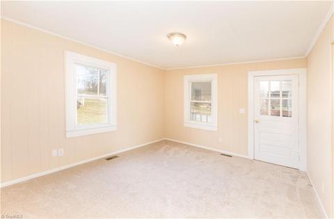 1902 King St, High Point, NC 27260 photo 5
