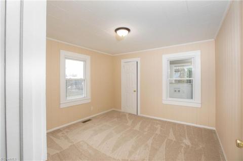 1902 King St, High Point, NC 27260 photo 4